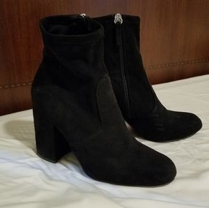 Black Steve Madden Gaze ankle boots